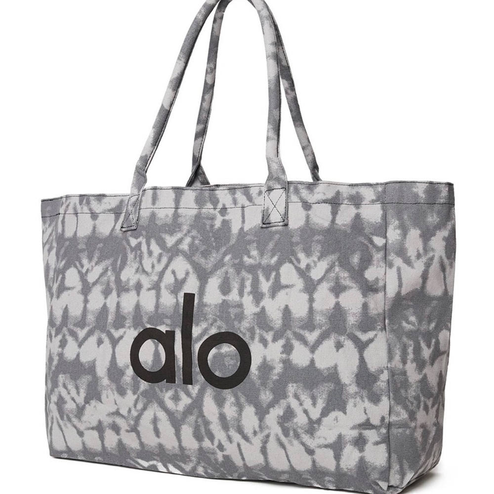 Alo Yoga shopper tote. New in bag!